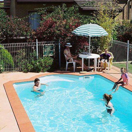 לייקס אינטרנס Sandpiper Holiday Apartments מראה חיצוני תמונה