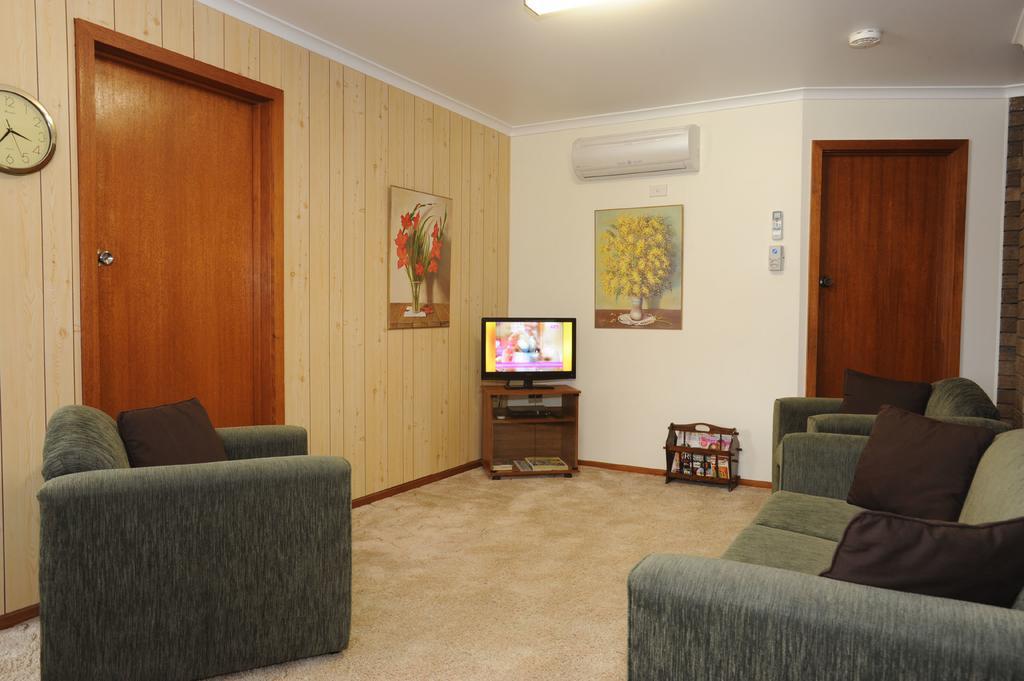 לייקס אינטרנס Sandpiper Holiday Apartments מראה חיצוני תמונה