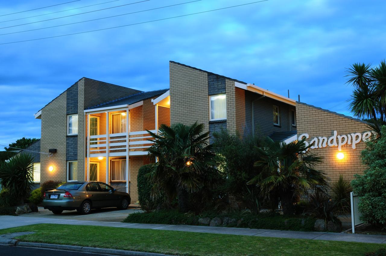 לייקס אינטרנס Sandpiper Holiday Apartments מראה חיצוני תמונה