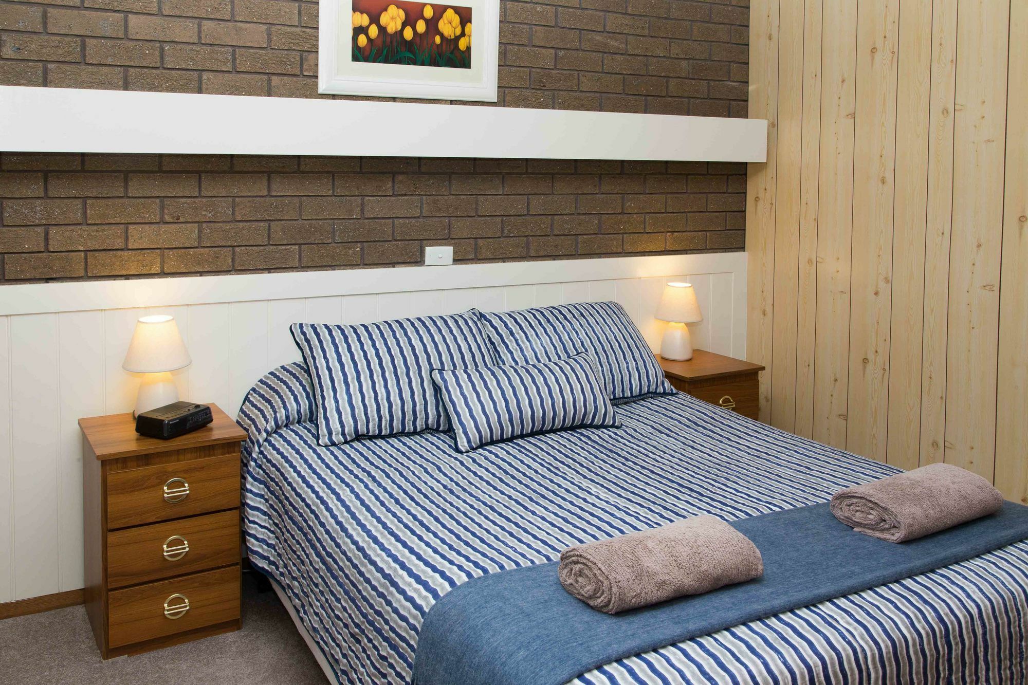 לייקס אינטרנס Sandpiper Holiday Apartments מראה חיצוני תמונה