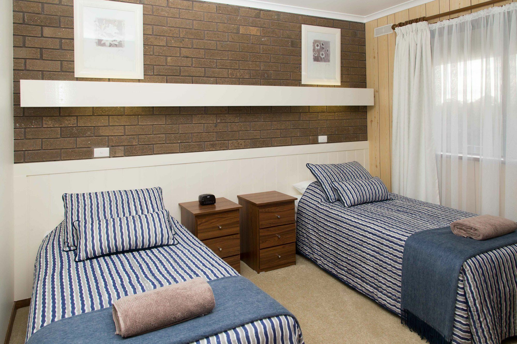 לייקס אינטרנס Sandpiper Holiday Apartments מראה חיצוני תמונה