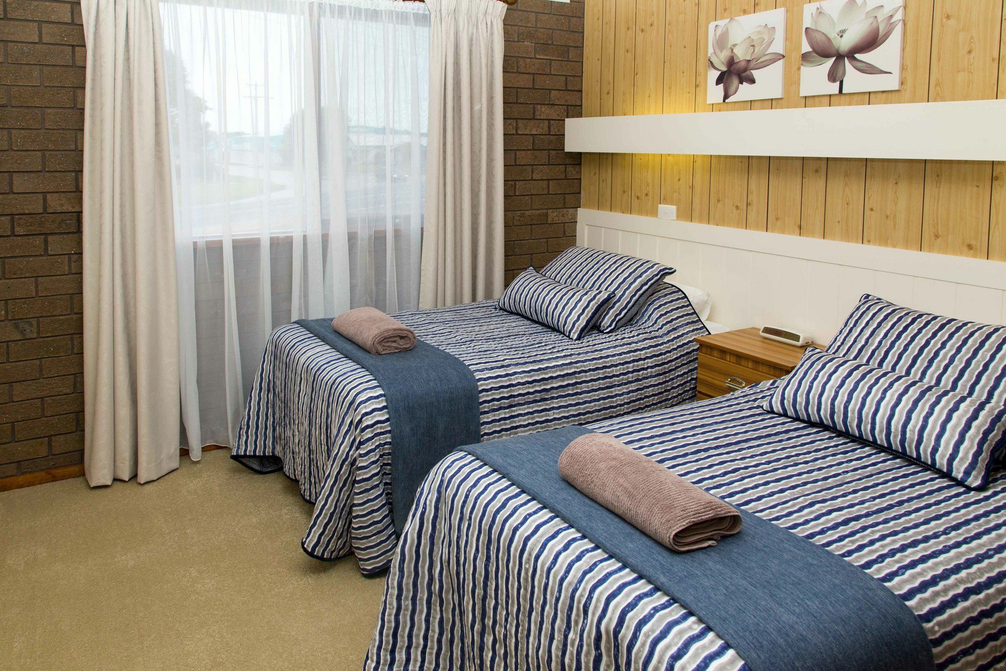 לייקס אינטרנס Sandpiper Holiday Apartments מראה חיצוני תמונה